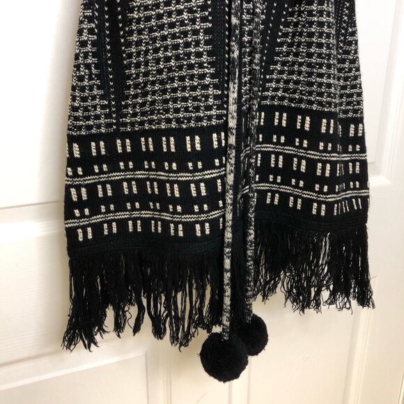 BCBG Black/white Knit Tunic Vest w/Fringe  S - Picture 4 of 7